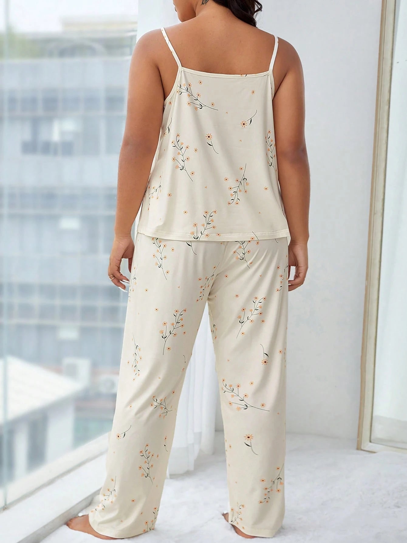 Conjunto de Pijama com Camiseta Alça e Calça com Estampa Floral