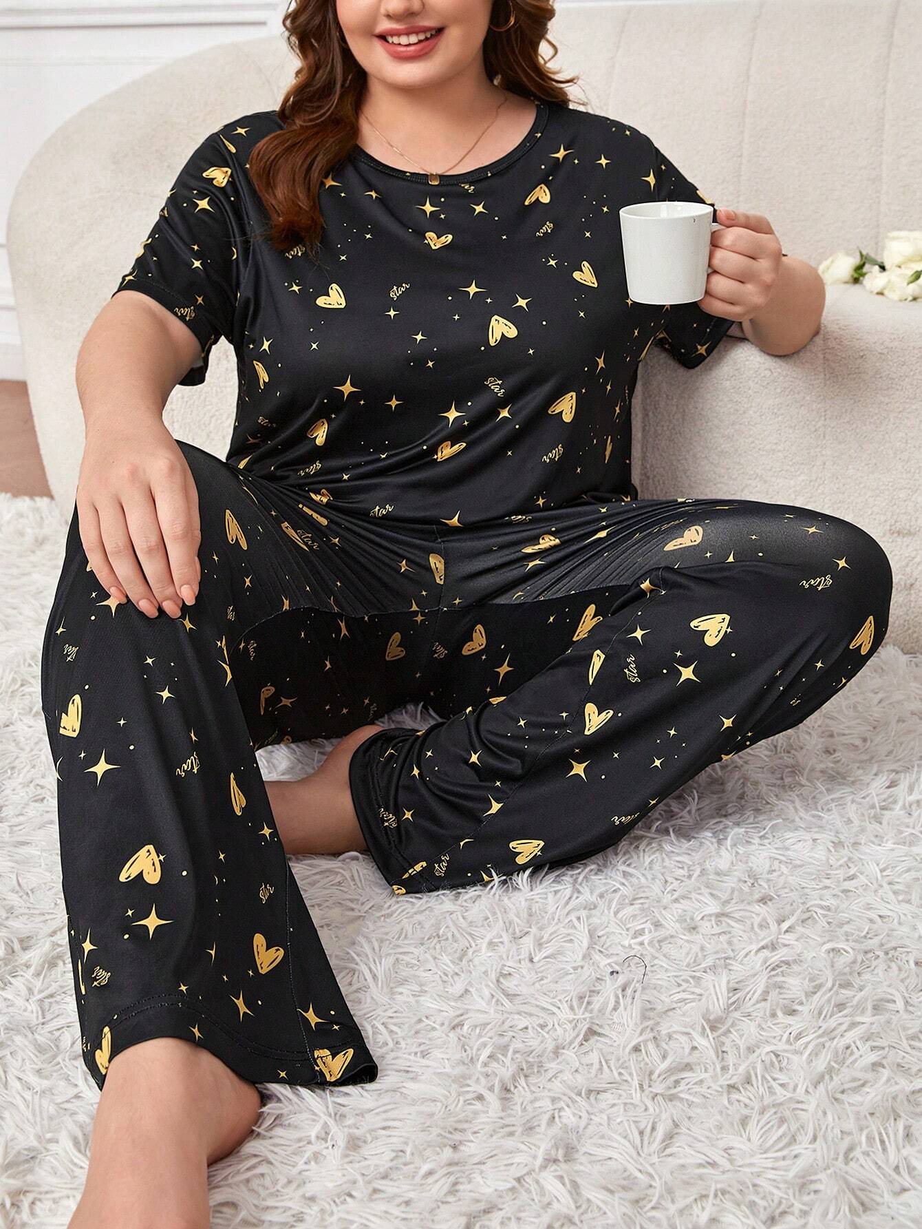 Conjunto de Pijama com Estampa de Coração e Estrela