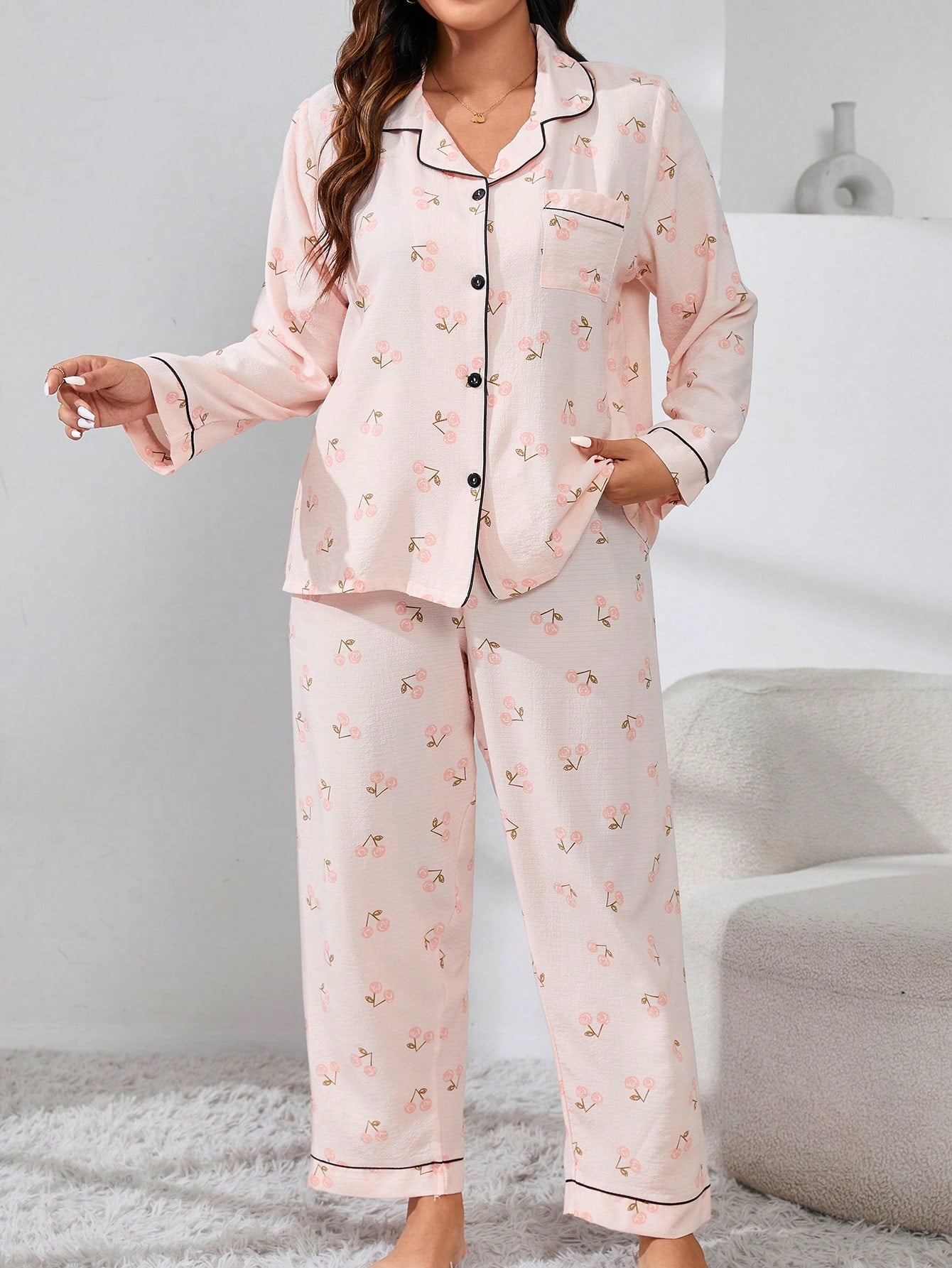 Conjunto de Pijama com Estampa Floral e Ribana de Contraste