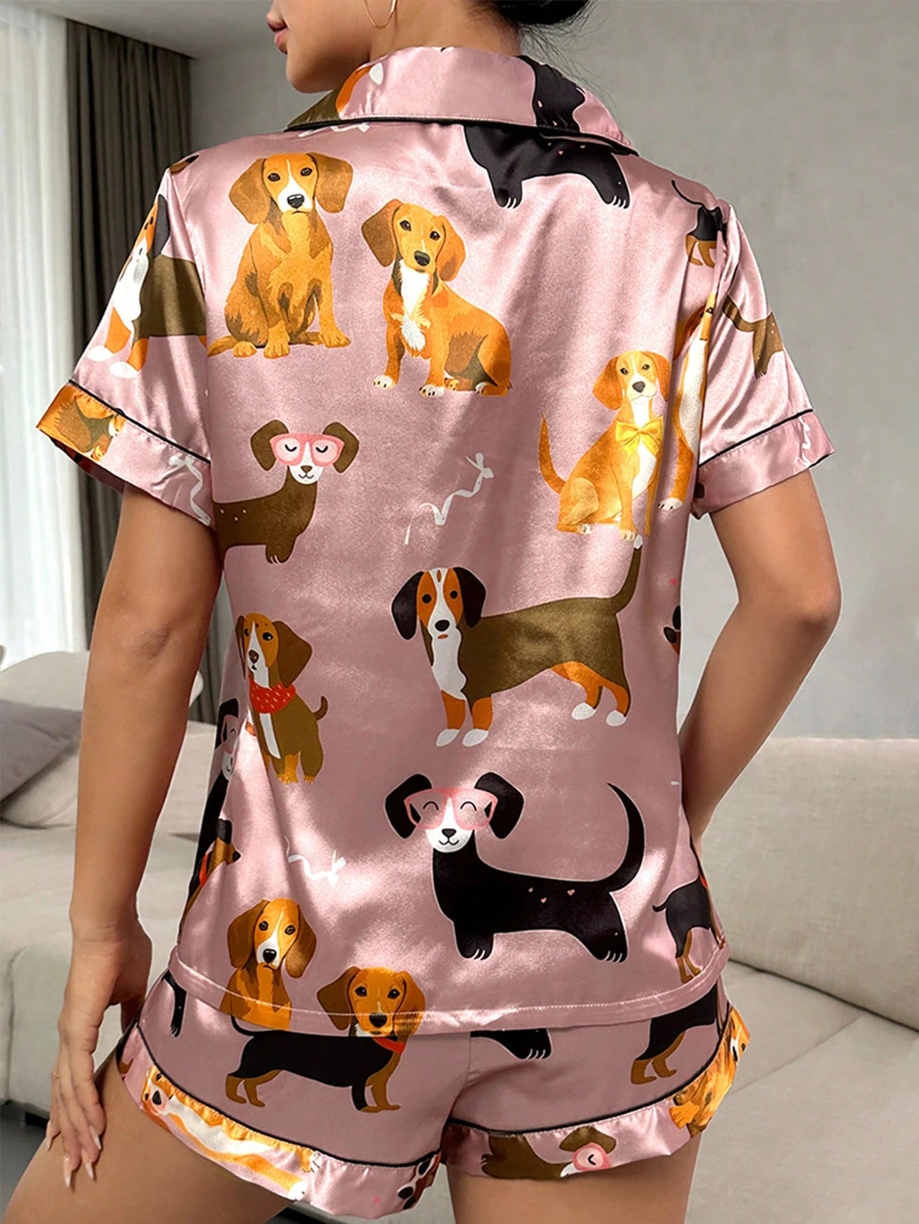 Conjunto de Pijama / Pijama de Cetim com Filete de Contraste Gráfico de Desenho Animado
