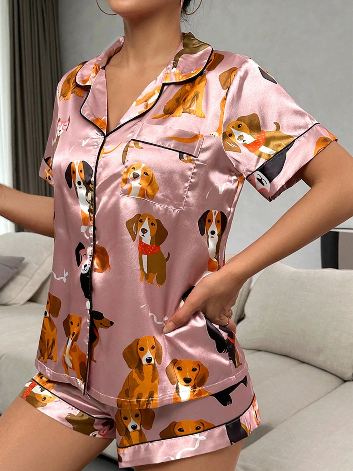 Conjunto de Pijama / Pijama de Cetim com Filete de Contraste Gráfico de Desenho Animado
