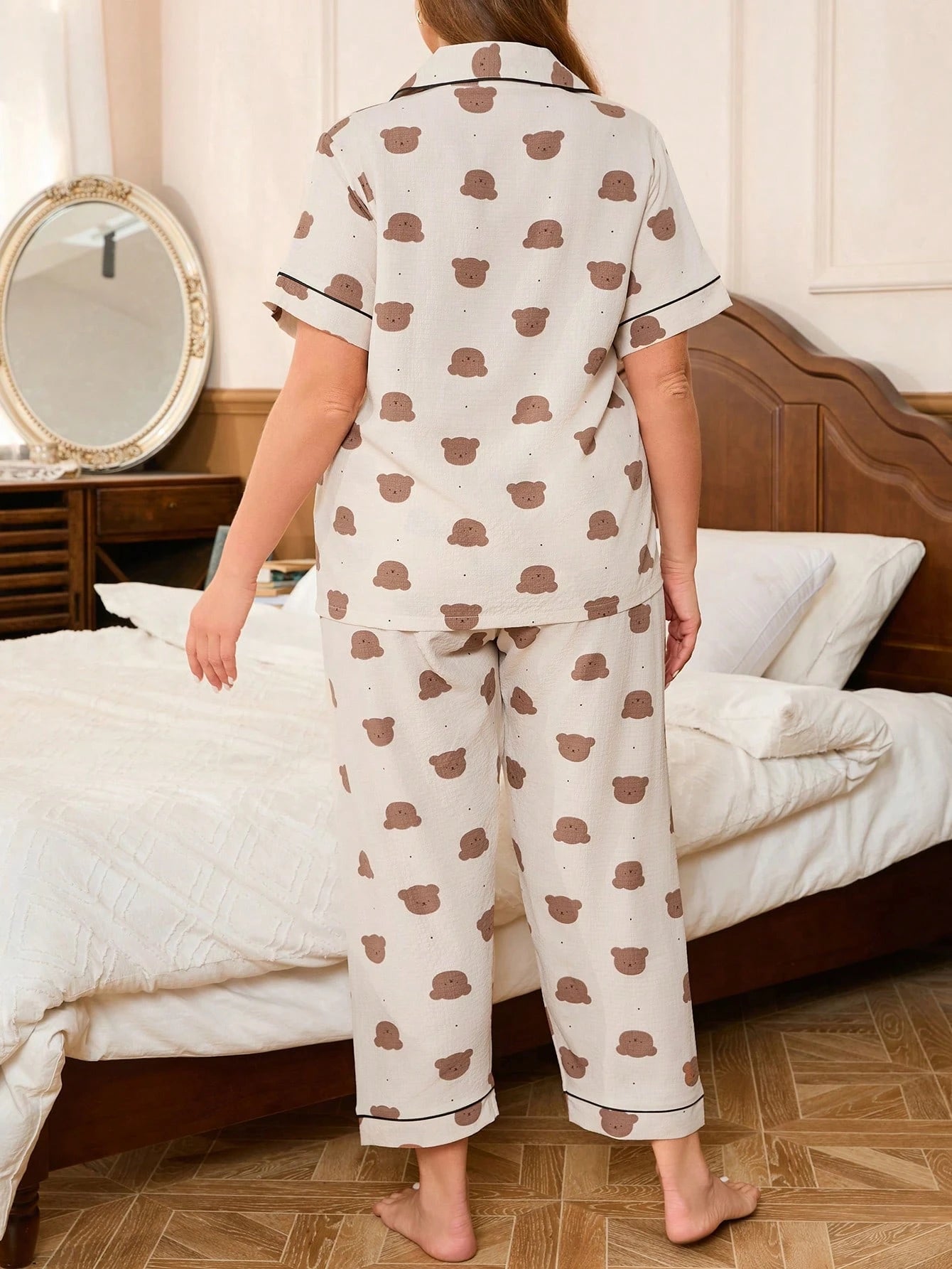 Conjunto De Pijama De Plus Size Com Bloco De Cores E Estampa De Desenho Animado E Acabamento Contraste
