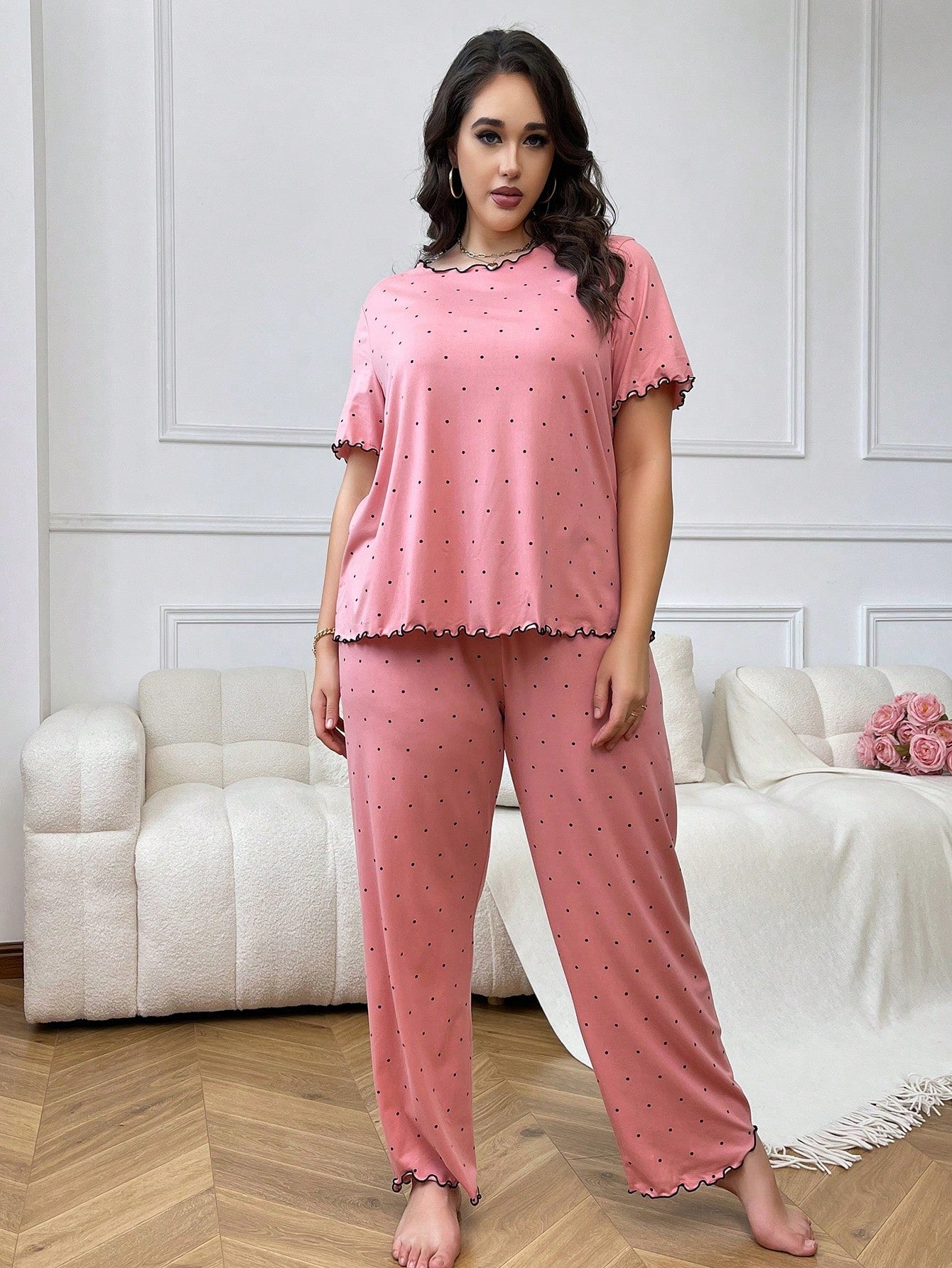 Conjunto de pijama com estampa de bolinhas, bainha de alface e laço, para mulheres em Plus Size