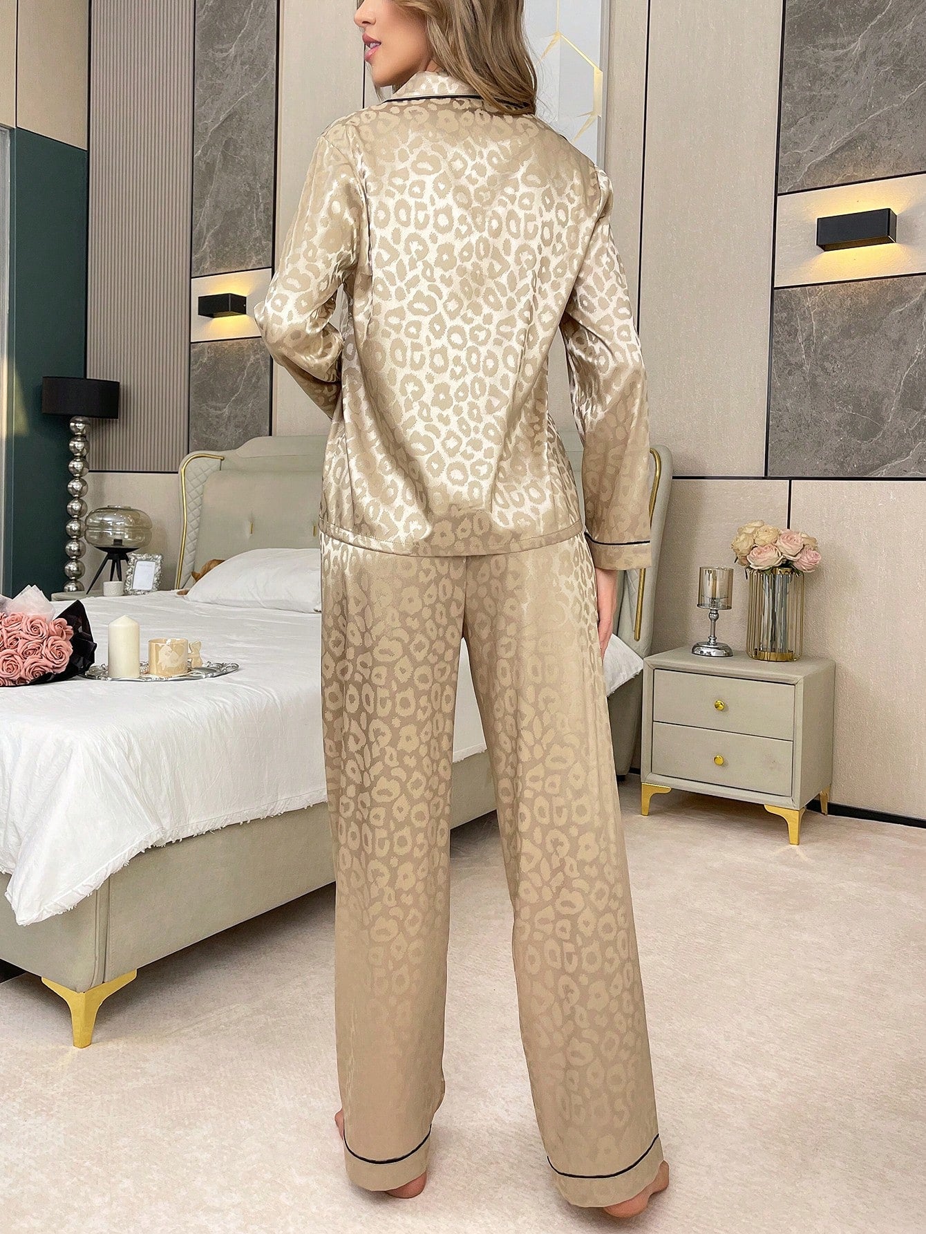 Conjunto de Pijama Feminino Tecido Jacquard Estampa de Animal