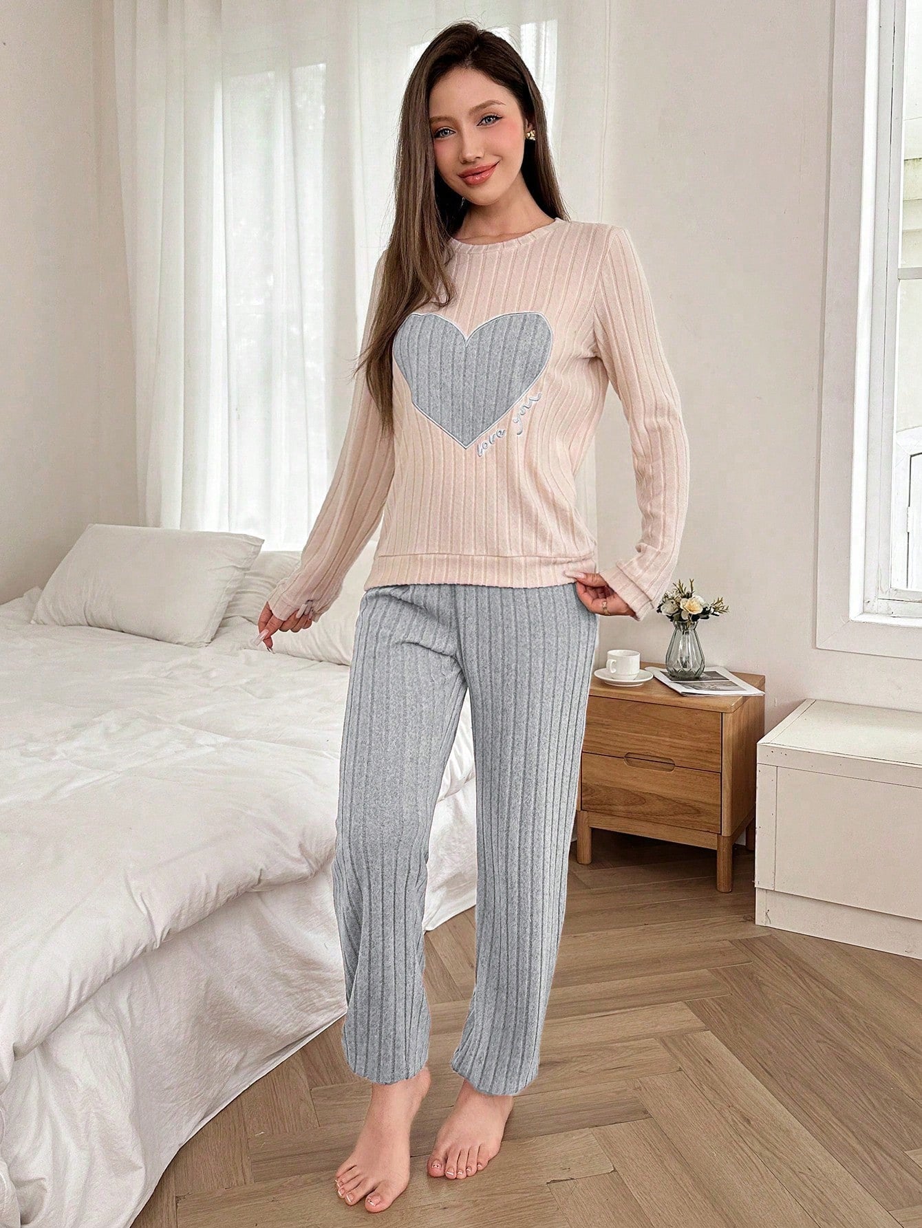 Dream Adore Conjunto de Pijama de Manga Longa com Decote Careca, Forrado Termicamente, com Bordado de Coração e Letra, Outono/Inverno