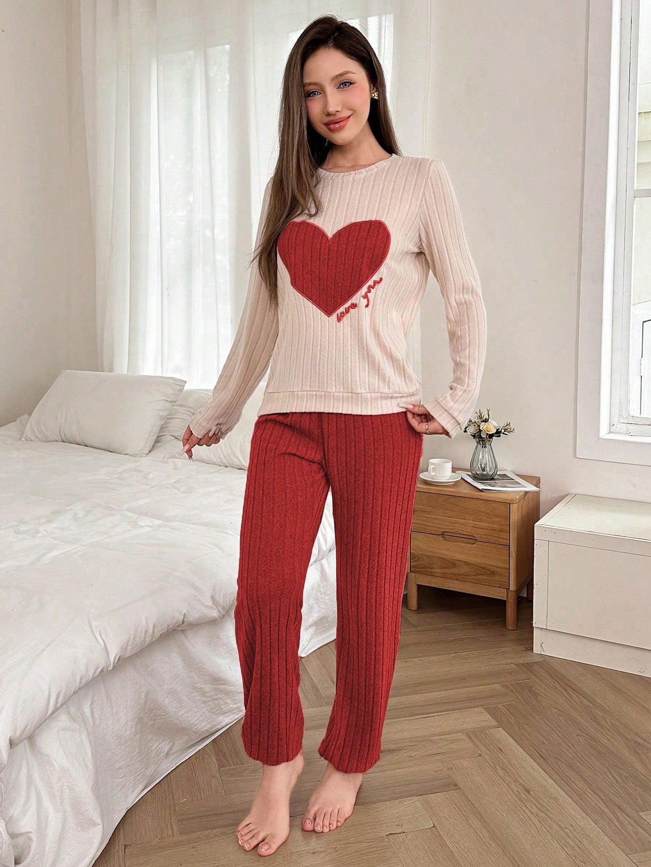 Dream Adore Conjunto de Pijama de Manga Longa com Decote Careca, Forrado Termicamente, com Bordado de Coração e Letra, Outono/Inverno