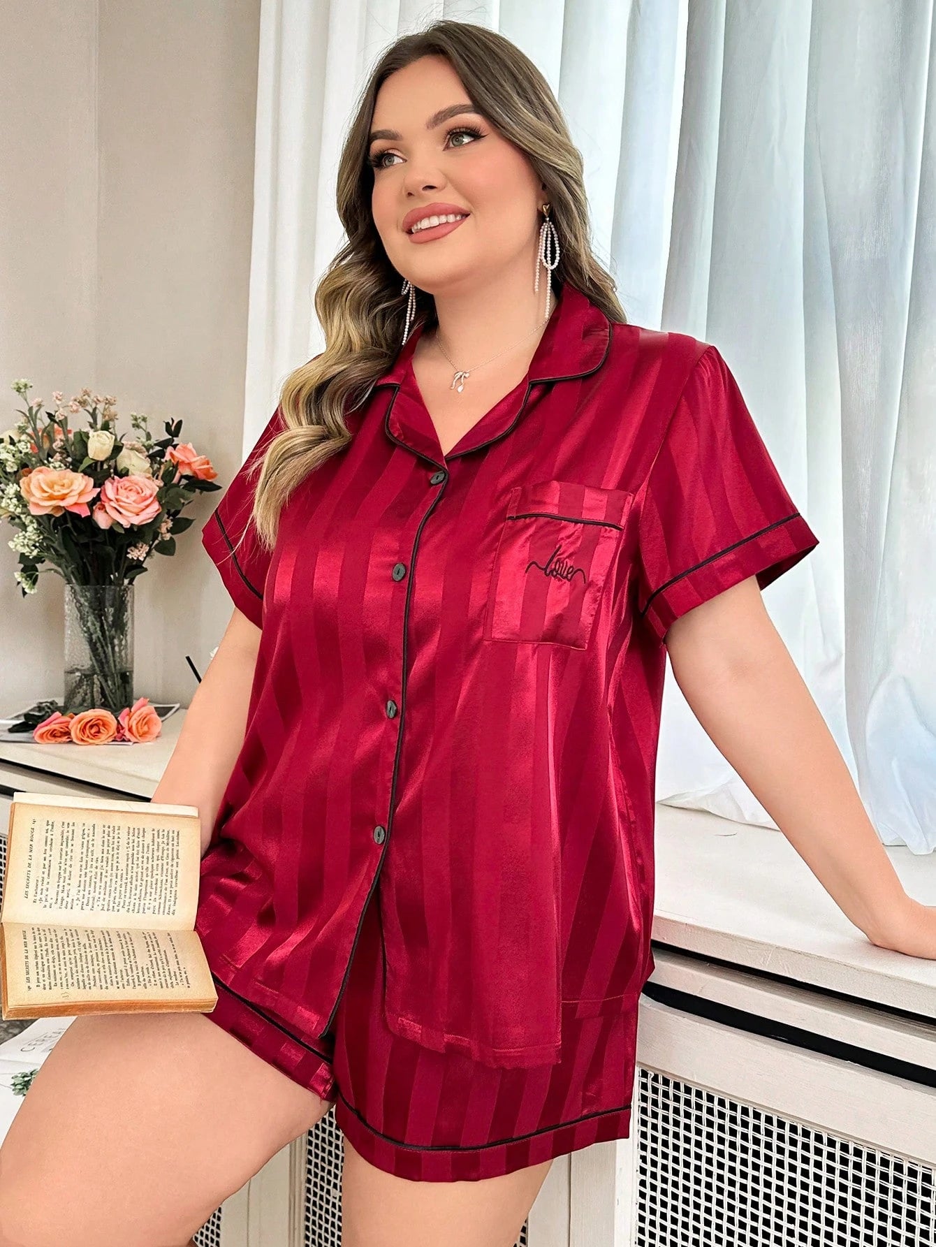 Conjunto de Pijama com Shorts de Manga Curta, Gola de Lapela, Botão na Frente, Bolso, Bordado, Jacquard de Falso Seda, Plus Size