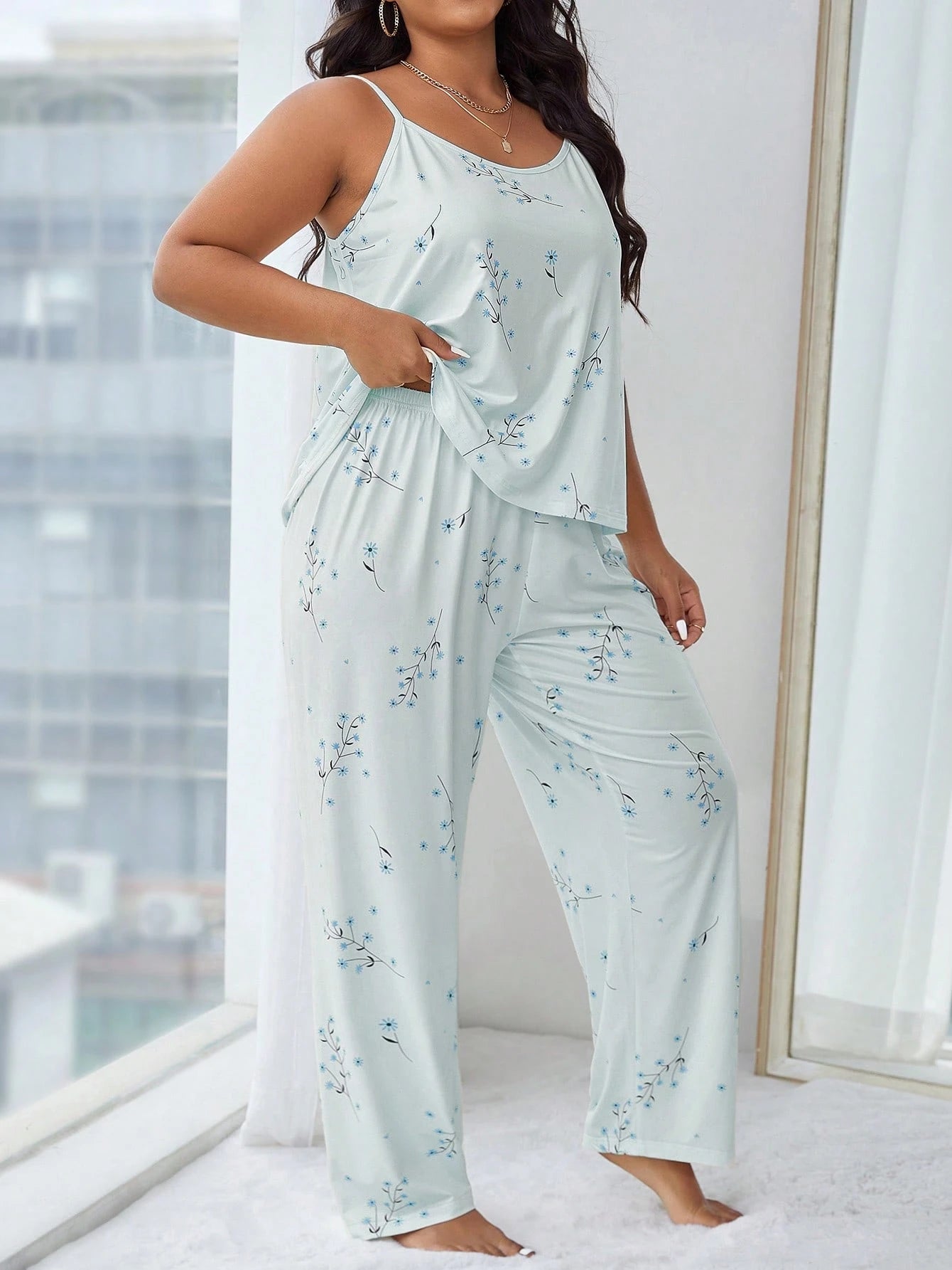 Conjunto de Pijama com Camiseta Alça e Calça com Estampa Floral