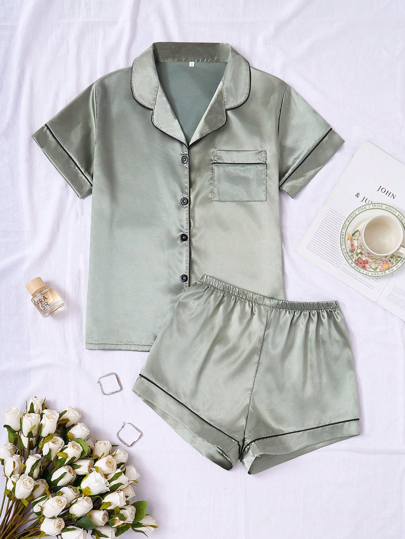 SHEIN Conjunto de Pijama Curto de Manga Curta e Shorts de Cor Sólida de Cetim para Mulheres, Roupa Doméstica de Verão