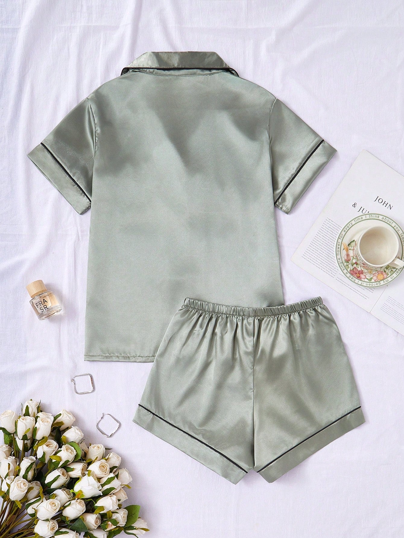 SHEIN Conjunto de Pijama Curto de Manga Curta e Shorts de Cor Sólida de Cetim para Mulheres, Roupa Doméstica de Verão