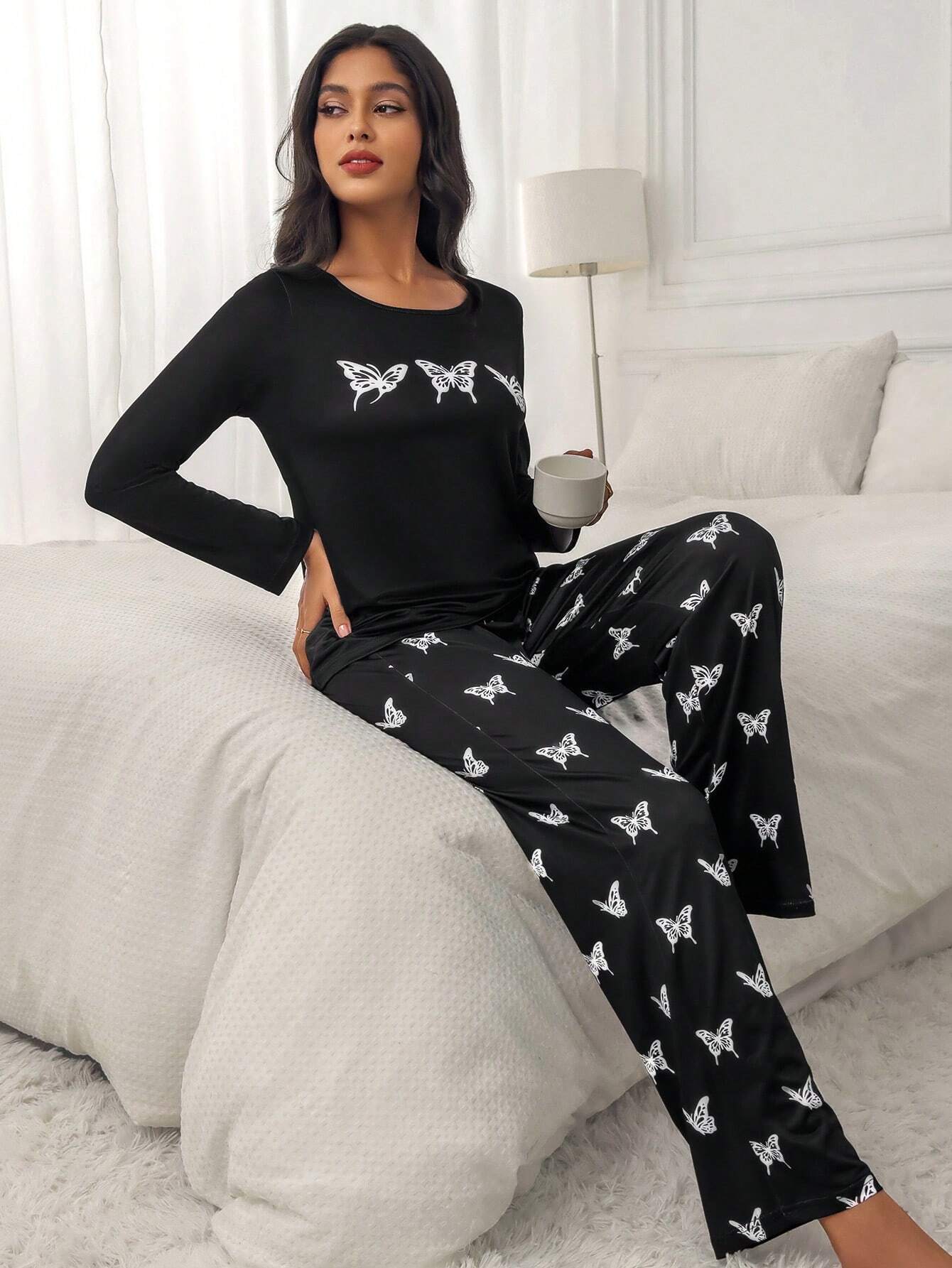 Pijama Longo Borboletas Kiara