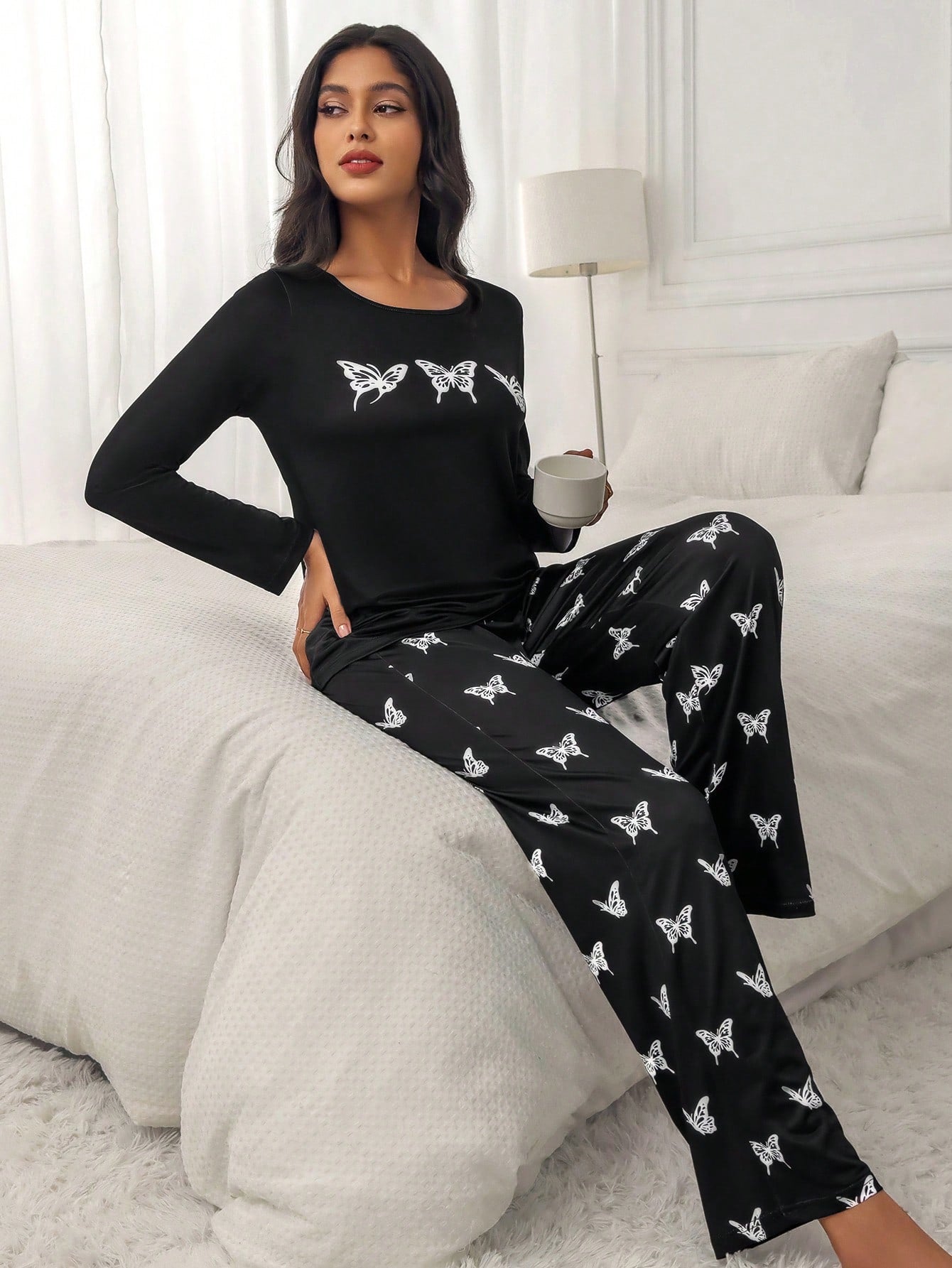 Pijama Longo Borboletas Delicadas Jasmine